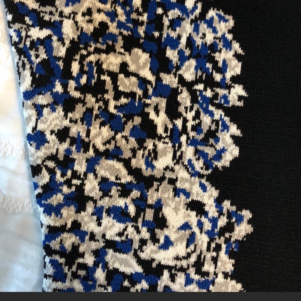 BCBGMaxAzria Fitted Patterned Dress - Picture 3 of 5